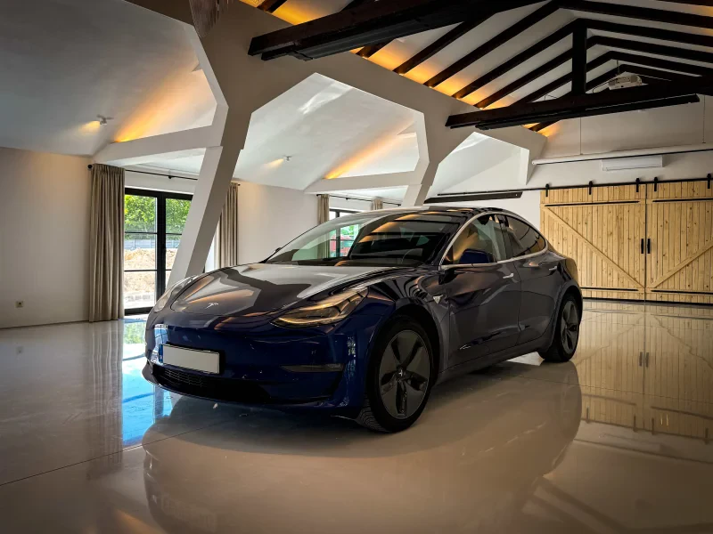 Tesla Model 3 Standard Range Plus (2019)