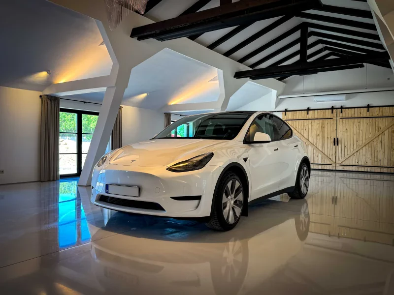 Tesla model Y Standard Range